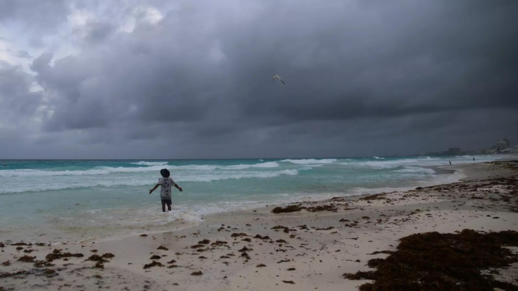 Hurricane Grace makes landfall near Mexico's Tulum temples