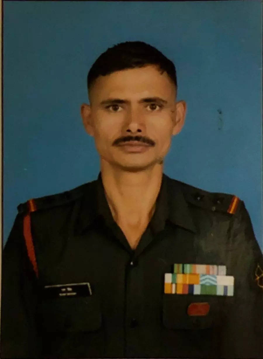 Army JCO, terrorist killed in daylong Rajouri encounter; arms, ammunition seized