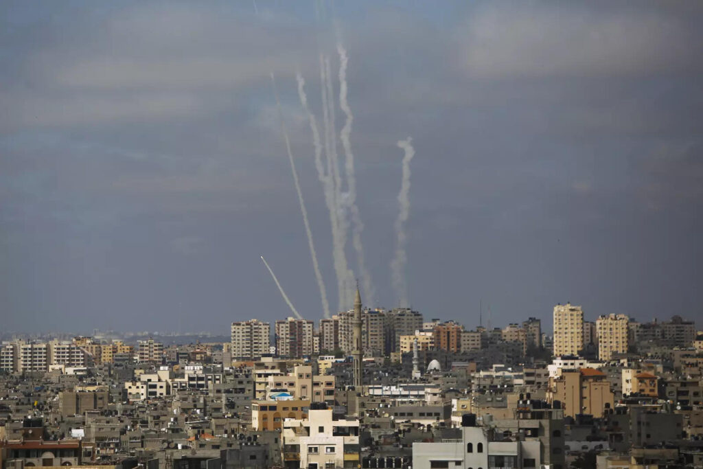 Israel strikes Gaza after border clashes