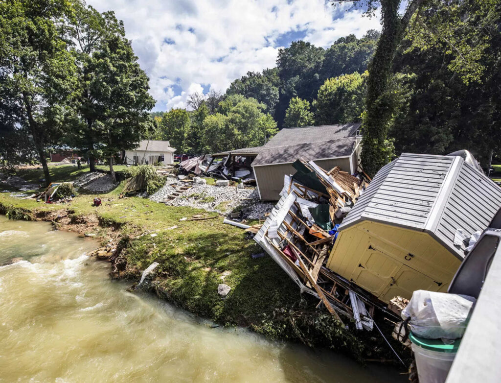 US: Tennessee flash floods kill 22, dozens missing