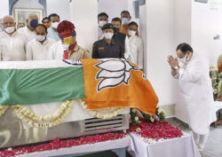 Row over BJP flag over tricolor at Kalyan Singh's prayer meet; experts divided on issue