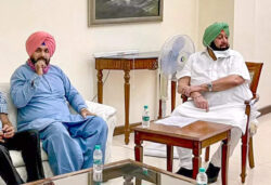 Sidhu summons advisers over alleged remarks, Punjab Congress in-charge Harish Rawat warns of action