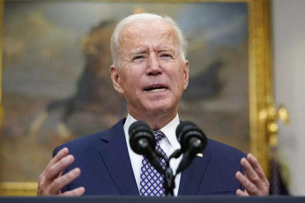 Biden keeps to Kabul Aug. 31 deadline despite criticism