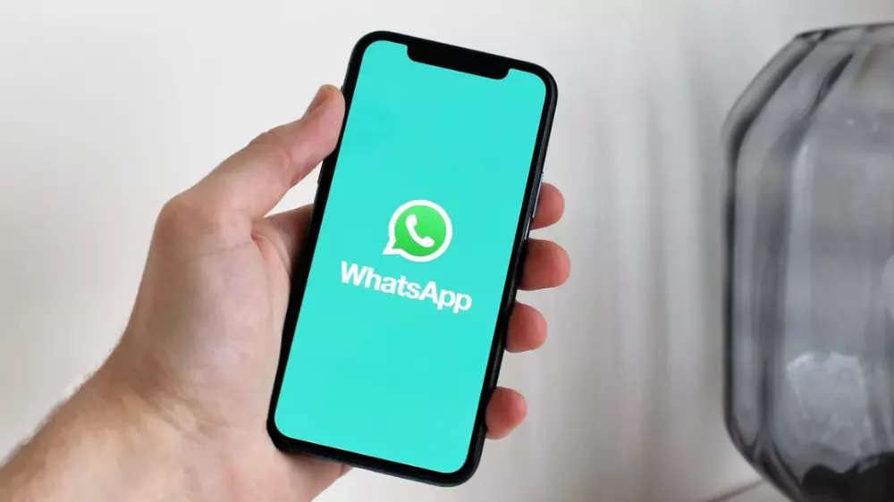 WhatsApp may get this popular feature from Facebook