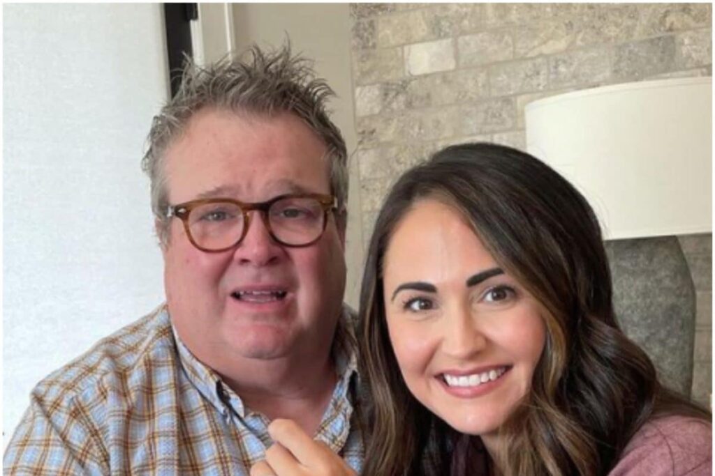 Modern Family Acor Eric Stonestreet Engaged to Girlfriend Lindsay Schweitzer