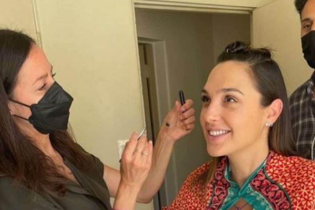 Gal Gadot Shows How She Juggles Work and Mom Duties with Latest Post