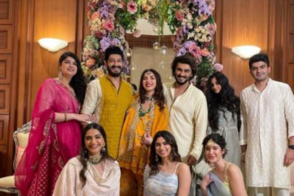 Sonam Kapoor's 'Khandaan' Come Together for Antara Marwah’s 'Godh Bharai’; See Photos