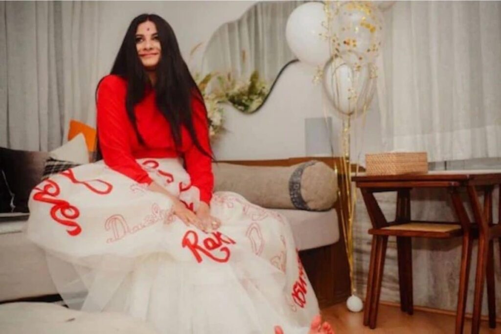 Rhea Kapoor Trolled For Her Reception Look, Compared to Radhe Maa