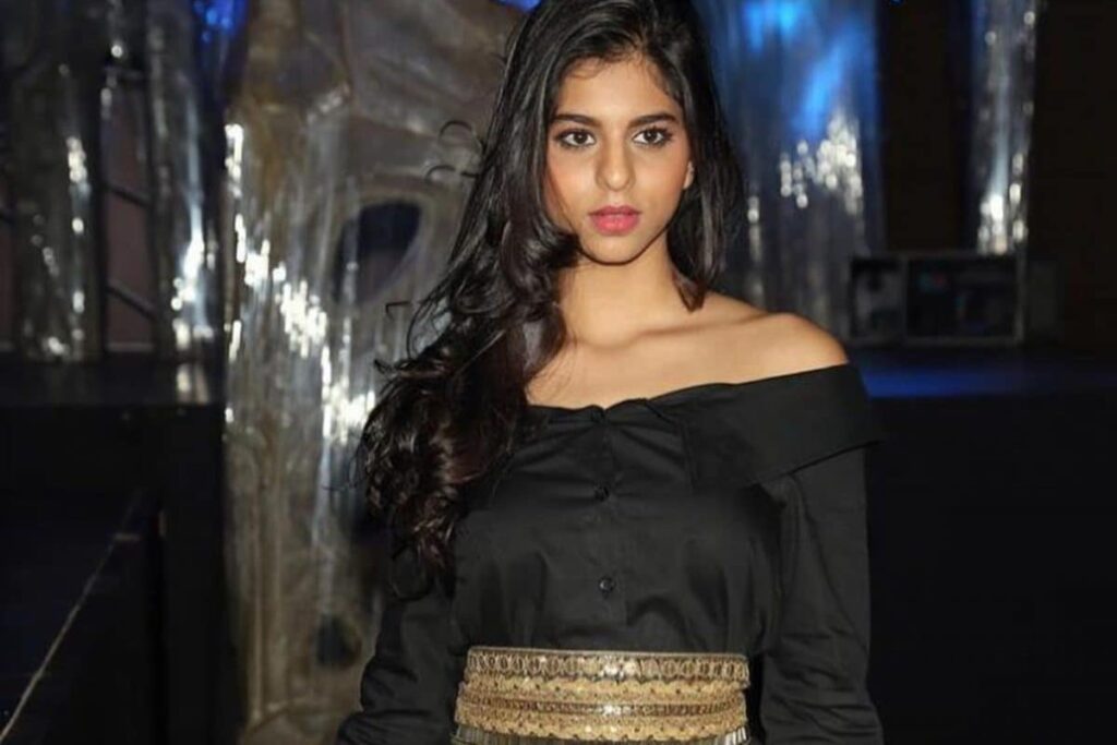 Not Karan Johar, Zoya Akhtar to Introduce Shah Rukh Khan's Daughter Suhana Khan in Bollywood