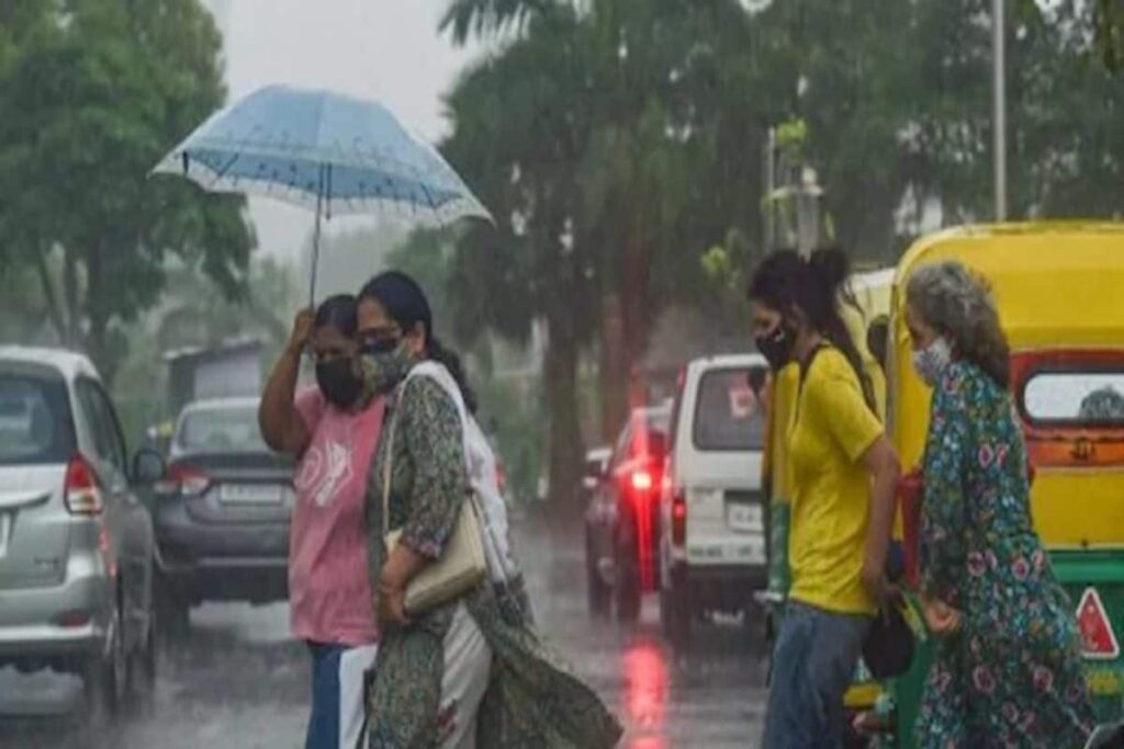 Light to Moderate Rainfall Expected in Delhi-NCR Over Next Three Days, Says IMD