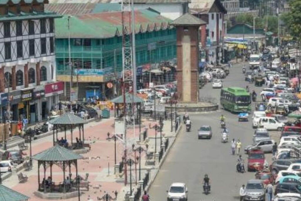 Jammu and Kashmir: Covid Curfew Imposed in Parts of Srinagar for 10 Days, Check Full Details