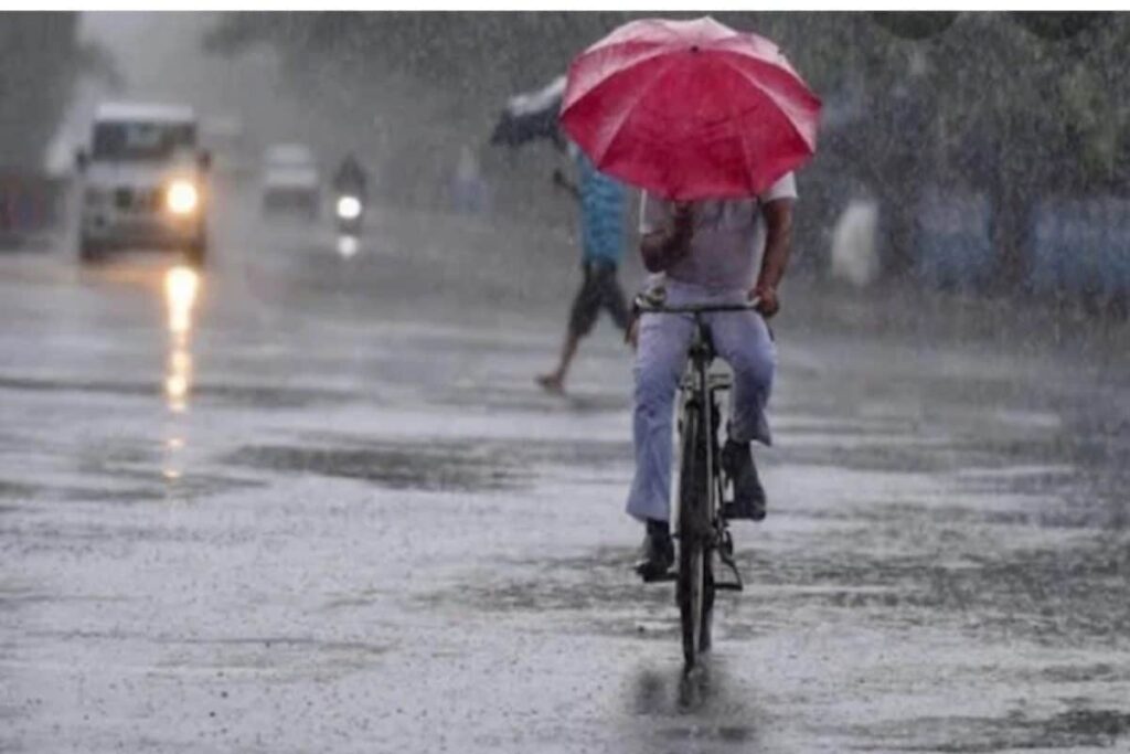 IMD Says Heavy Rain to Lash South Bengal, Advises Fishermen Not to Venture Into Sea