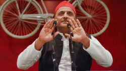 Akhilesh cautions SP workers against e-Ravans