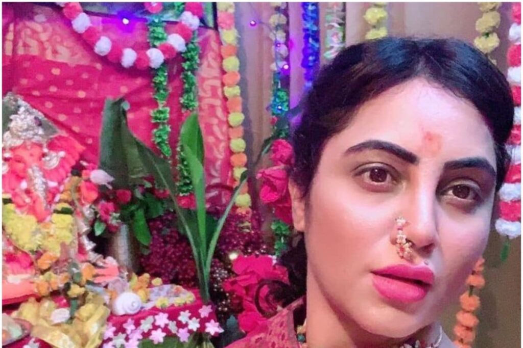 Arshi Khan Extends Ganesh Chaturthi Greetings, Gets Trolled