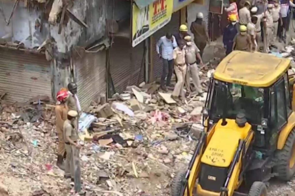 3 Rescued, 2 Children Among Several Feared Buried under Rubble as Building Collapses in North Delhi