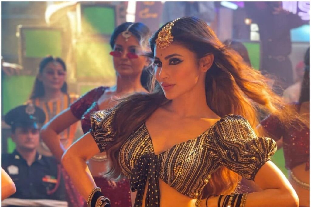 Fans Swoon Over Mouni Roy Dance Moves in Disco Balma, Watch Video