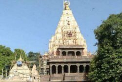 Devotees Attend 'Bhasma Aarti' in Ujjain's Mahakaleshwar Temple