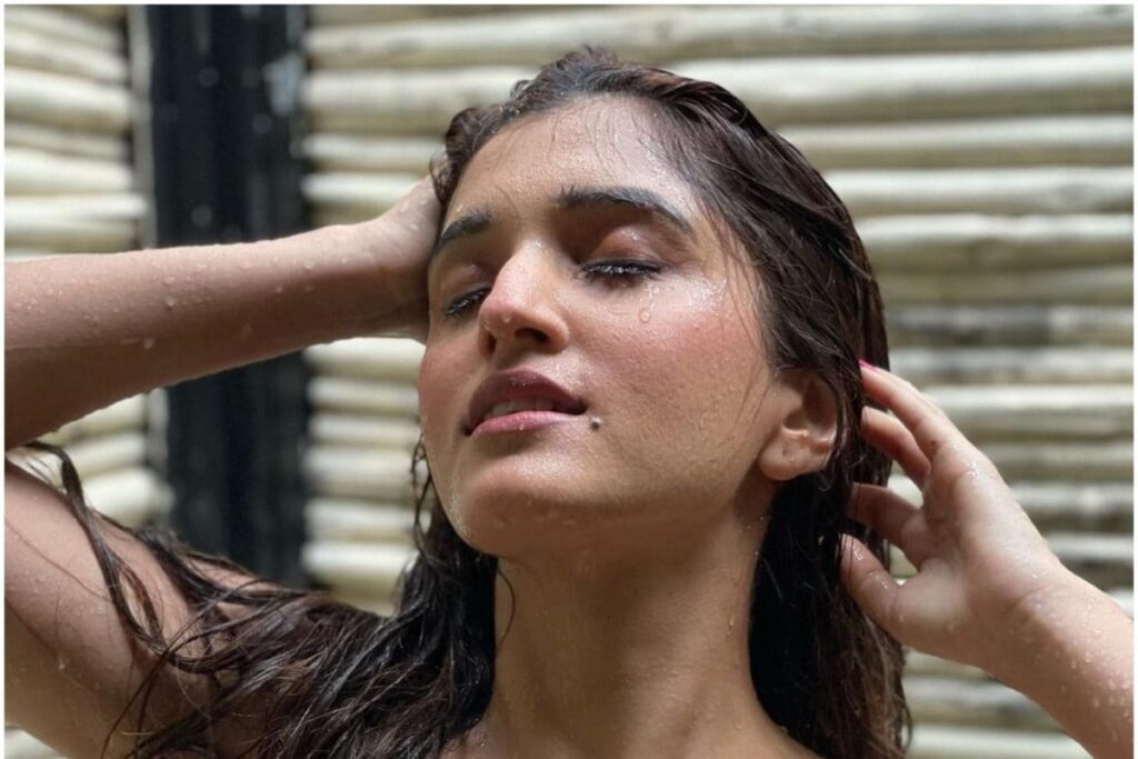 Anupamaa's Nidhi Shah aka Kinjal Turns up the Heat in Hot Shower Pics