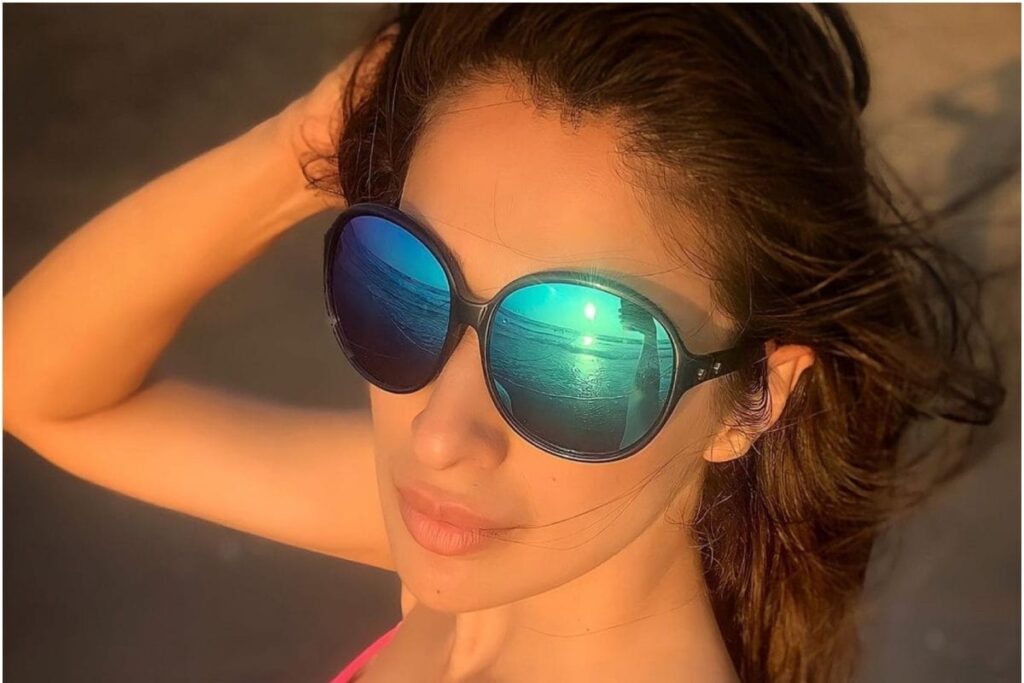 Raai Laxmi Sets Temperature Soaring in a Pink Bikini, See Pic