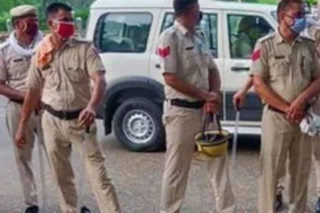 Assuming Affair, UP Woman Tied to Tree, Thrashed by In-Laws for Talking to Stranger