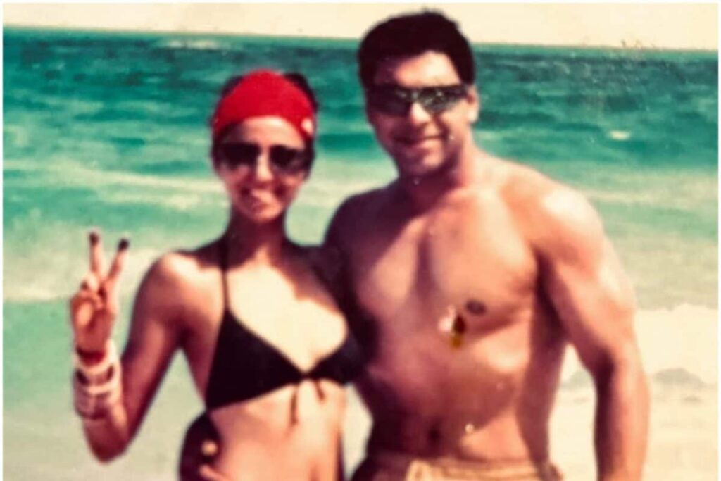 Netizens Amazed with Ram Kapoor's Slim Physique in This Throwback Pic from His Honeymoon