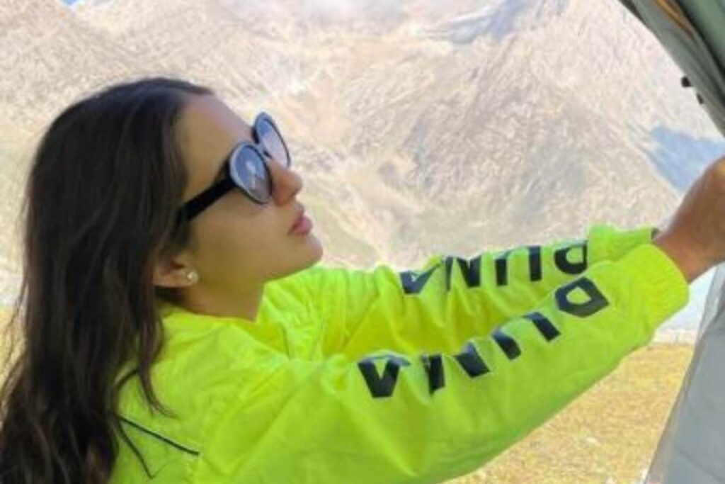 Sara Ali Khan is Vacationing in Kashmir with Friends, Shares Pics from Sheshnag Lake