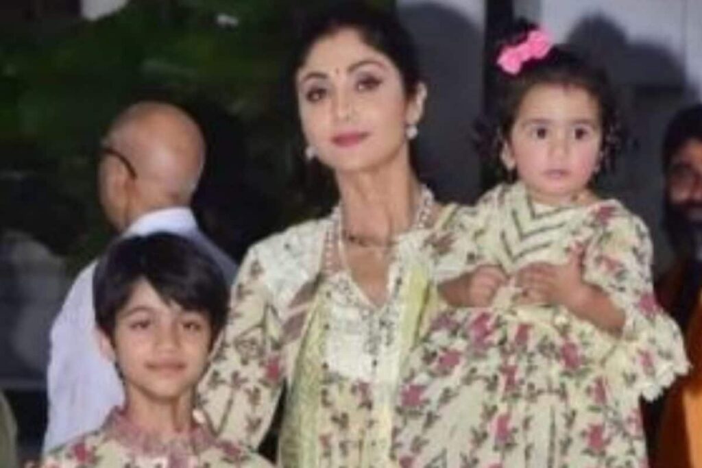 Shilpa Shetty Bids Goodbye to Lord Ganesh with Son Viaan and Daughter Samisha