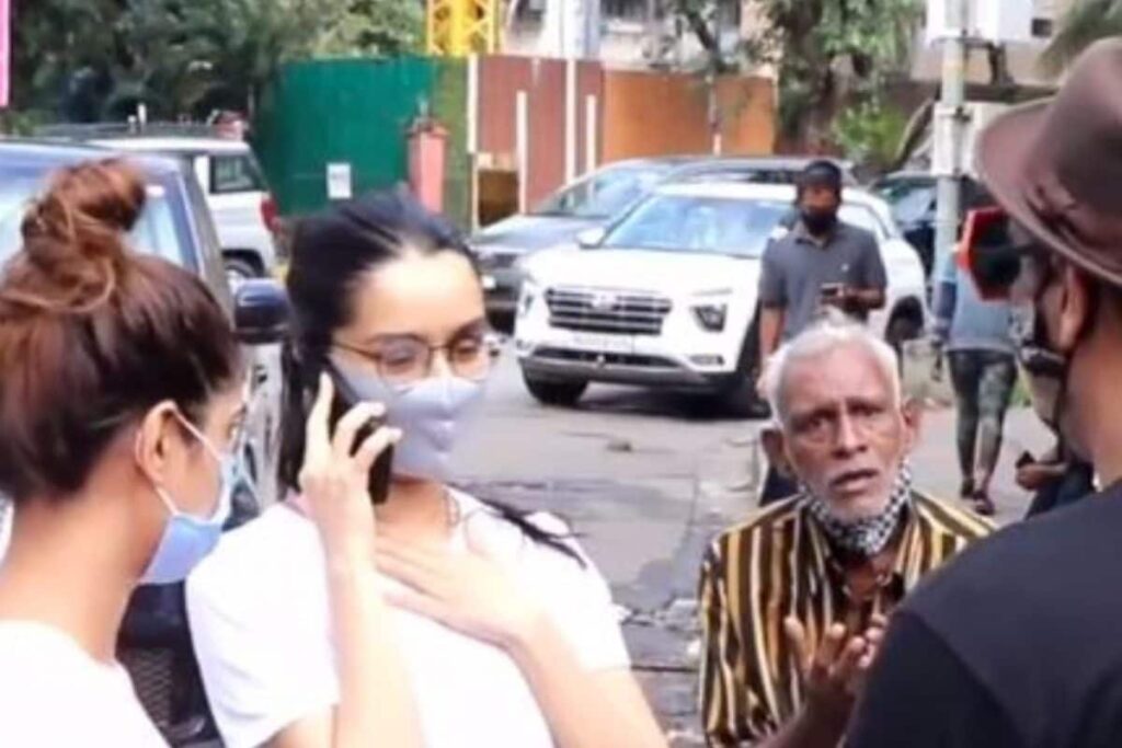 Shraddha Kapoor Trolled for Ignoring Poor, Old Man, Netizens Say, 'Garib Ko Paisa Bhi Nahi De Rahi'