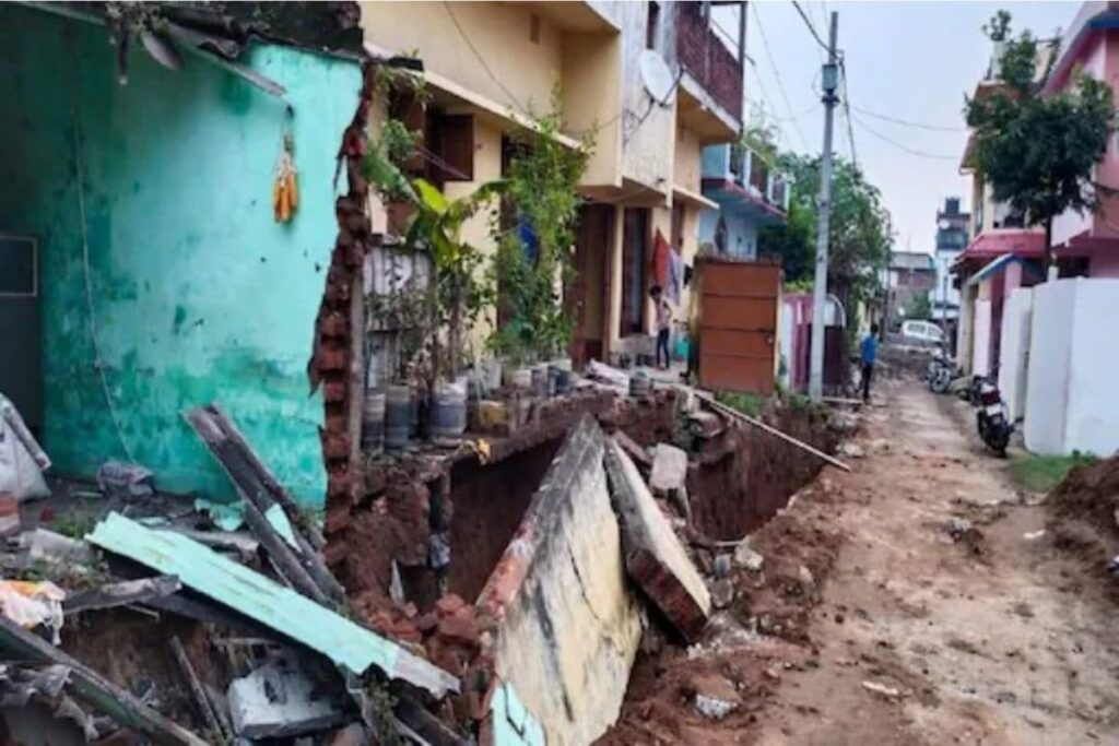 In Jharkhand, House Collapses During Digging Work, Minor Injuries to Occupants