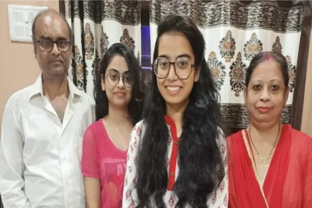 16-year-old Bihar Girl Tops National Hotel Management Exam, Credits Her Sister 