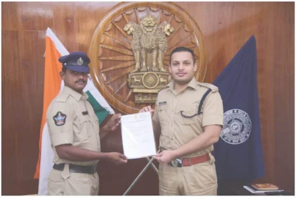 Andhra Pradesh Constable Rewarded For Solving Mysterious Murder Case