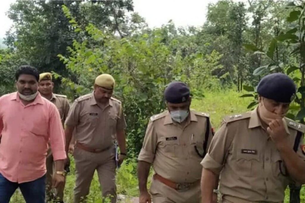 Body of Woman, Accused of Killing 3 Daughters, Found Hanging From Tree in Mirzapur