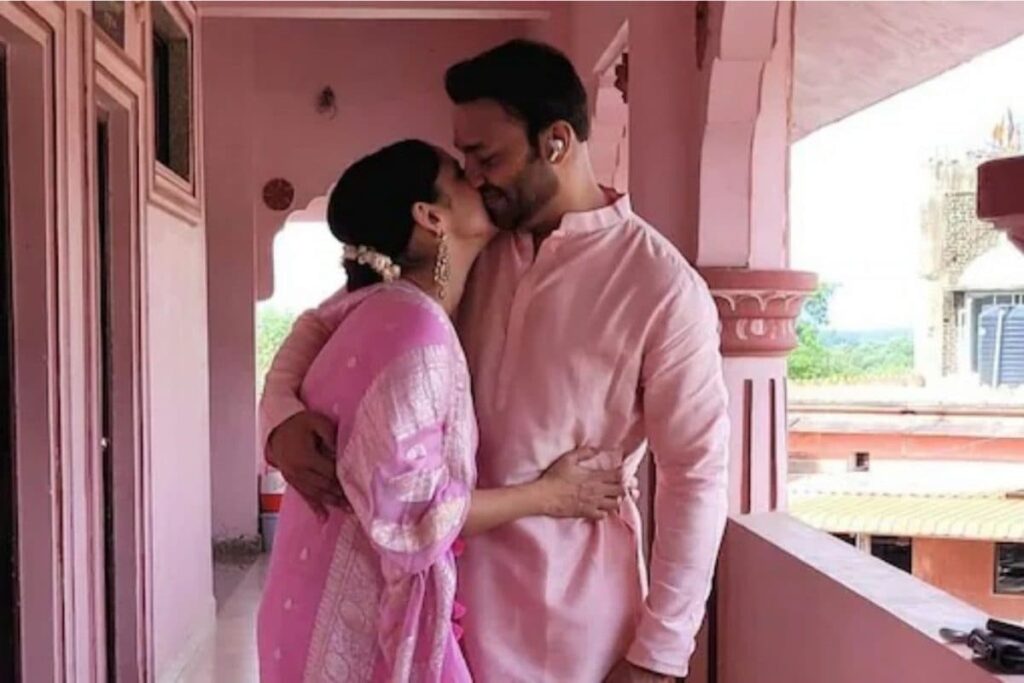 Ankita Lokhande Creates Magic With Boyfriend Vicky Jain in Latest Insta Photo