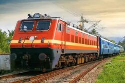 Passengers Complain Over Low Quality Of Ready To Eat Food Served in Trains