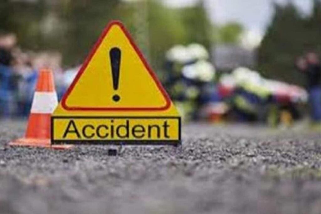 One Killed, 21 Injured as Truck Hits Bus in Odisha's Mayurbhanj