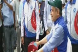 Railway Minister Rides a Floor Cleaning Car at New Delhi Railway Station