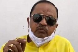 JD(U) MLA Seen Walking inside Train in Undergarments, Says He Had Upset Stomach