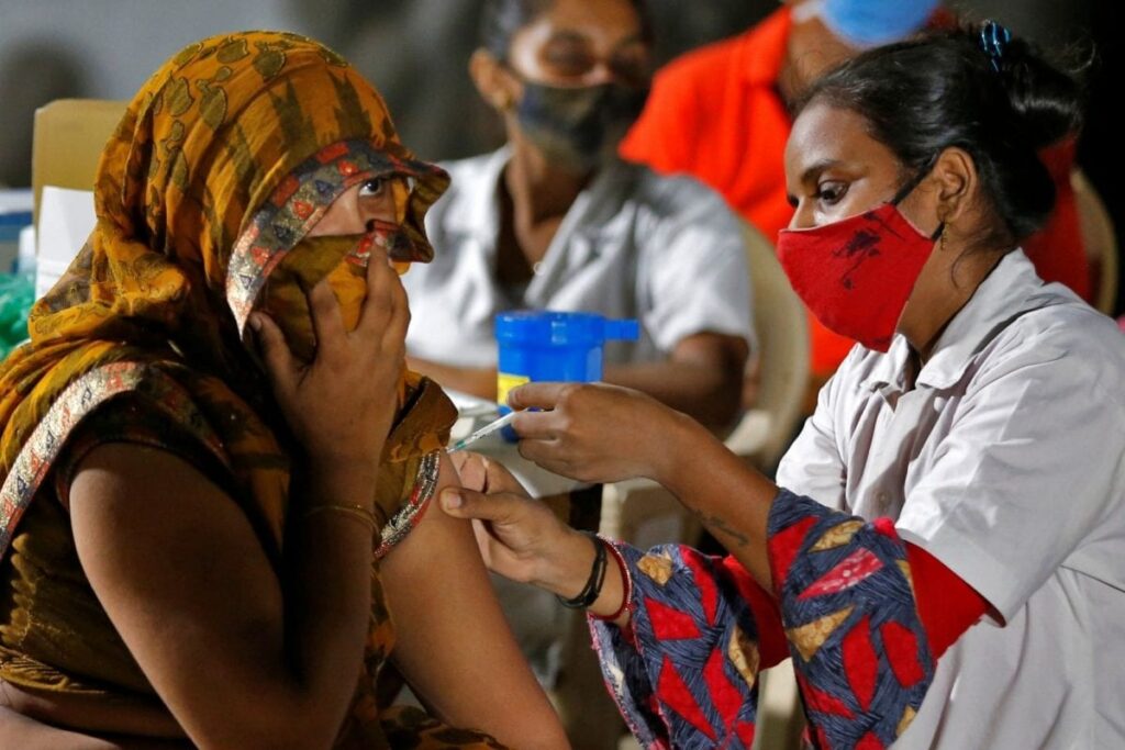 Coronavirus LIVE Updates: CoWin to Add Date of Birth For Fully Jabbed Travelling Abroad; Places of Worship in Maha to Reopen From Oct 7, 1st Day of Navratri