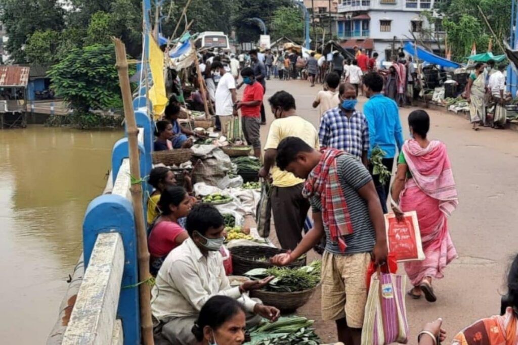 Street Vendors Have Fundamental Right but Can't Impinge Upon Others' Rights: HC