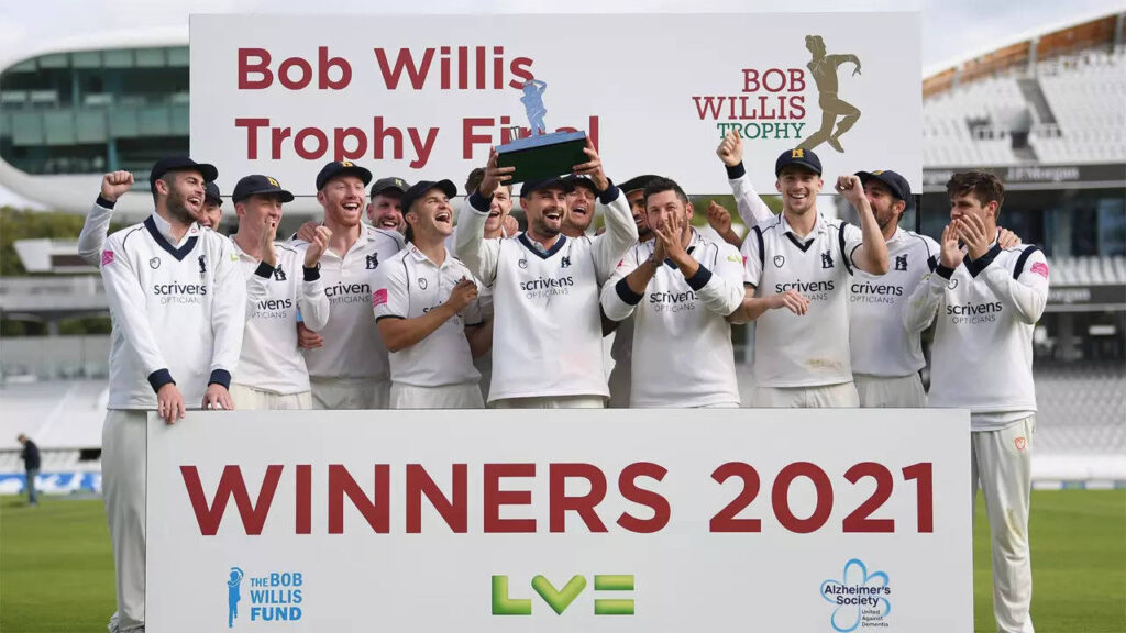 Warwickshire crush Lancashire to claim Bob Willis Trophy