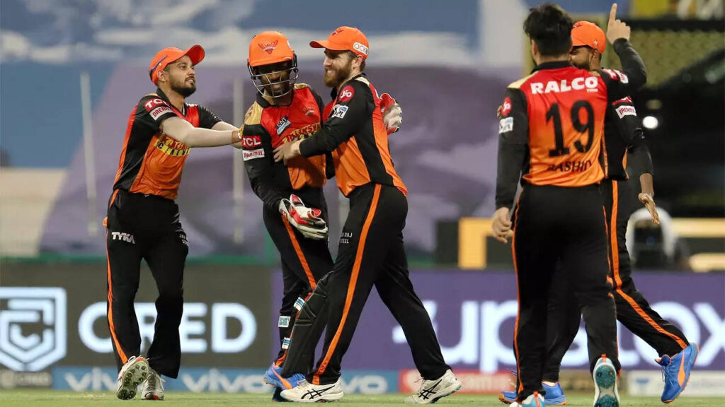 RCB's hopes of top spot dashed by SRH - Match highlights