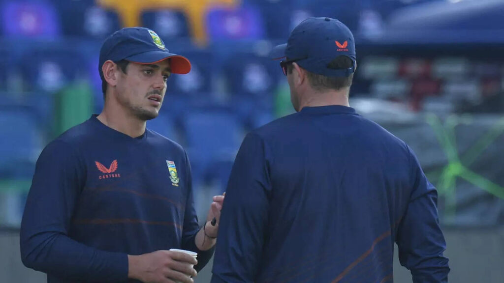 De Kock withdraws from South Africa team as players ordered to take knee