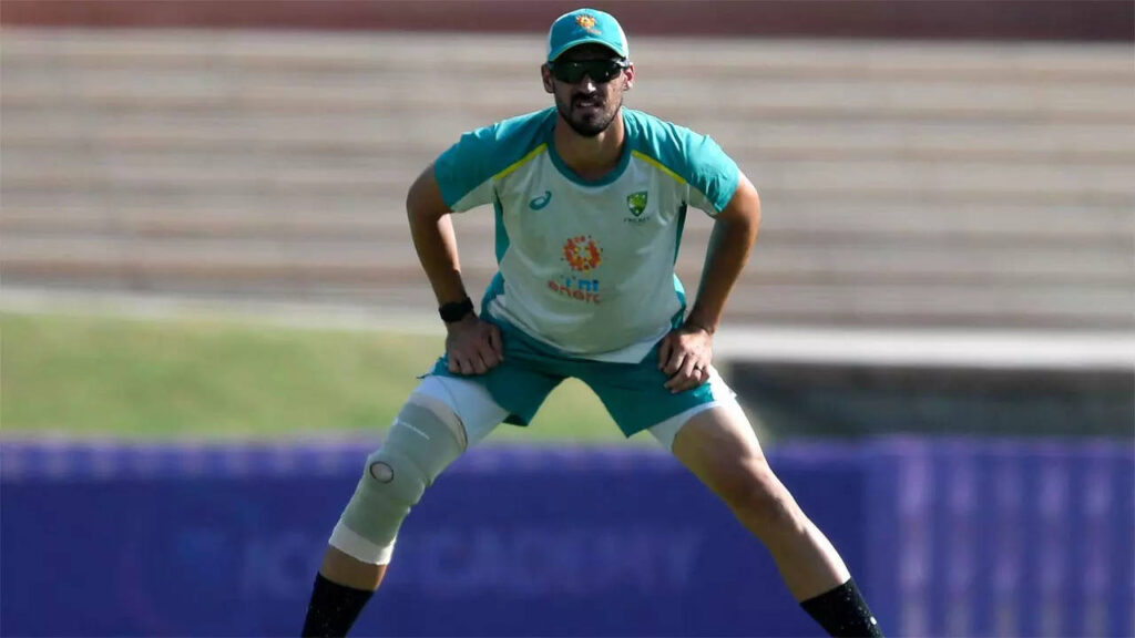 Mitchell Starc seen limping off training with a leg injury