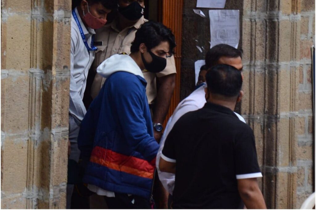 Drugs Case: Aryan Khan to Spend 6 More Days in Mumbai Jail as Court Reserves Bail Order for Oct 20