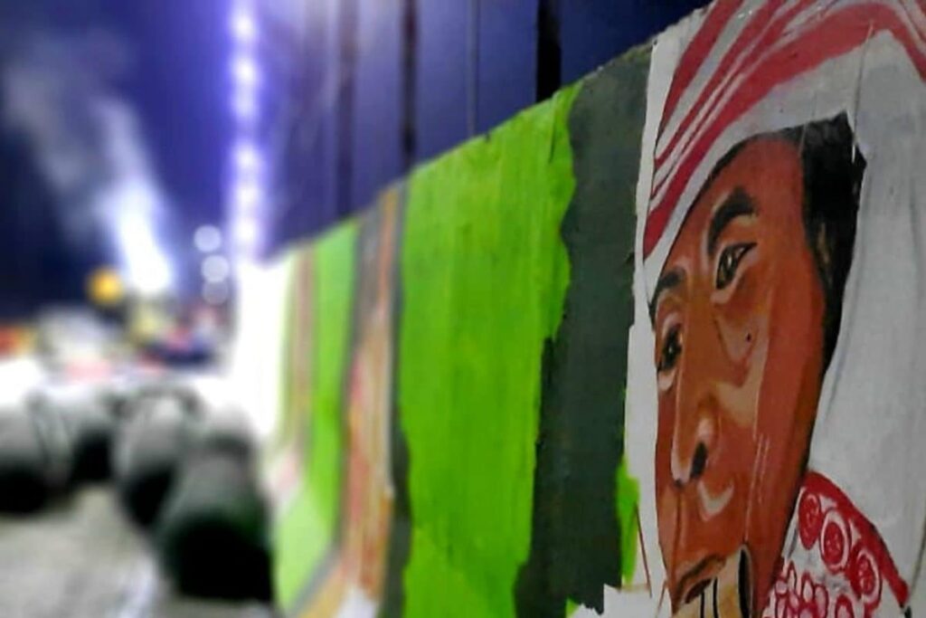 'Just Don't Spit Please': Assam's Midnight Painters Spend Chilly Nights Drawing Pictures of Unity on a Wall