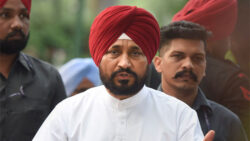 Punjab CM condemns centre over extending BSF powers; Amarinder Singh welcomes the decision