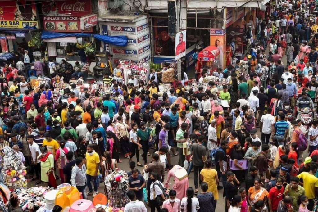 Sea of Crowd at Durga Puja Pandals in Bengal, Experts Fear Alarming Covid Surge Before Diwali