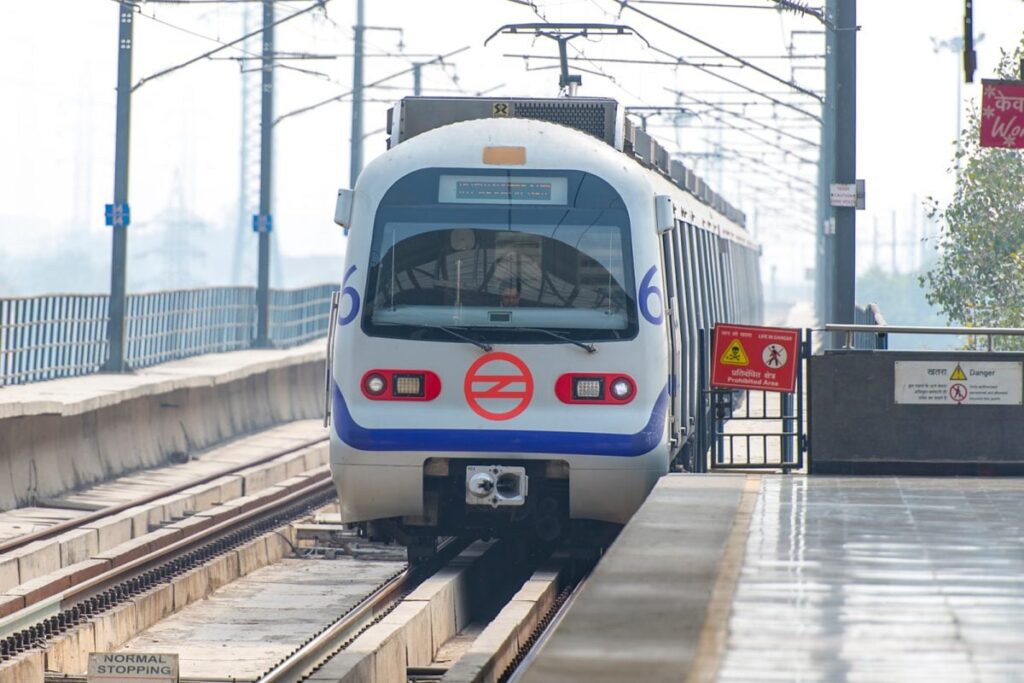 Delhi Metro Displays Messages on 100-crore Vaccination Milestone