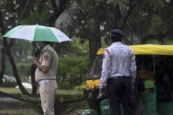 Delhi Records Minimum Temparature of 26.5 Degrees Celsius, Rains Predicted in Afternoon