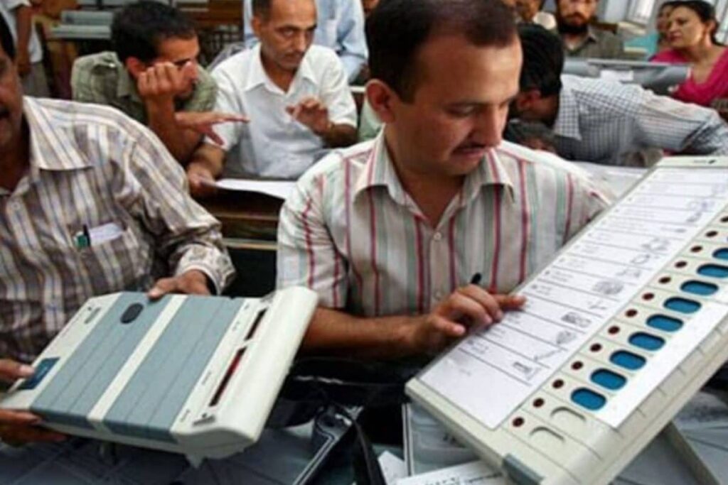 PIL Against EVMs Filed in Madhy Pradesh High Court, Plea Wants Engineer as Polling Agent